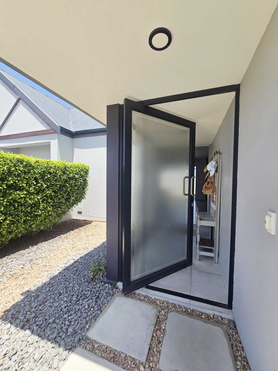 4 Bedroom Property for Sale in Kingswood Golf Estate Western Cape